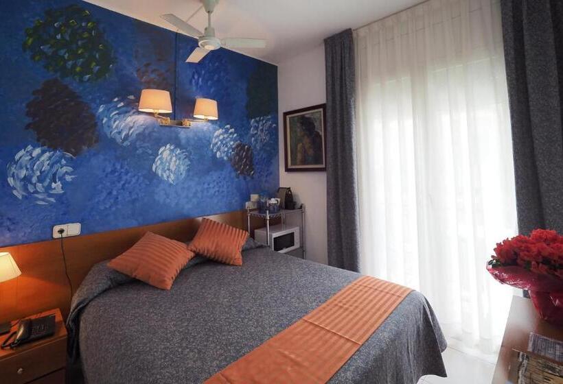 Номер Стандарт Индивидуальный с Балконом, Montserrat