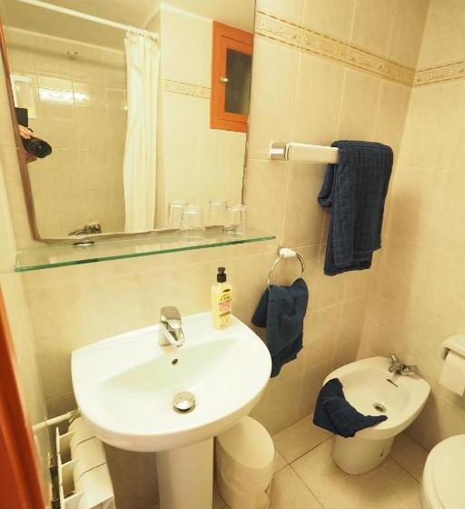 Номер Стандарт с Балконом, Montserrat