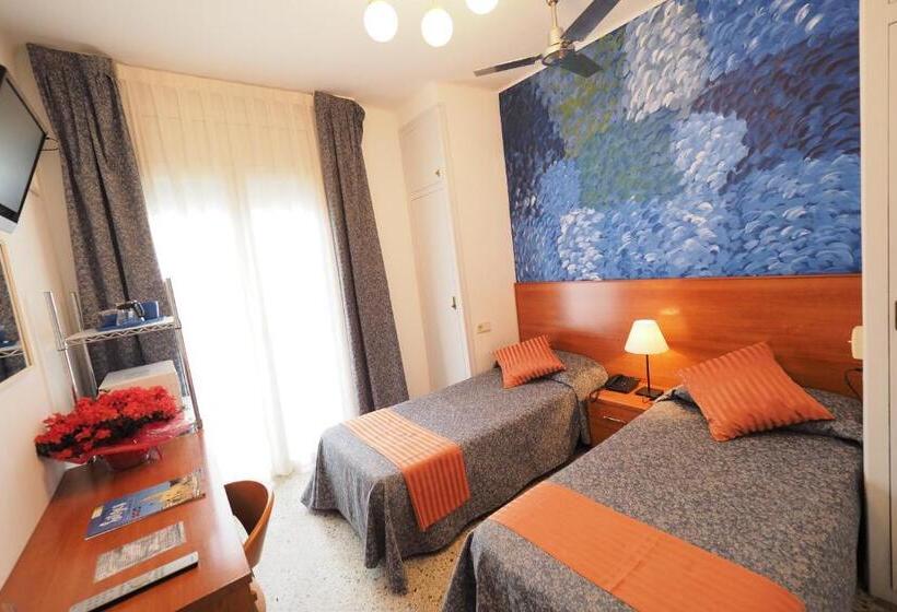 Номер Стандарт с Балконом, Montserrat