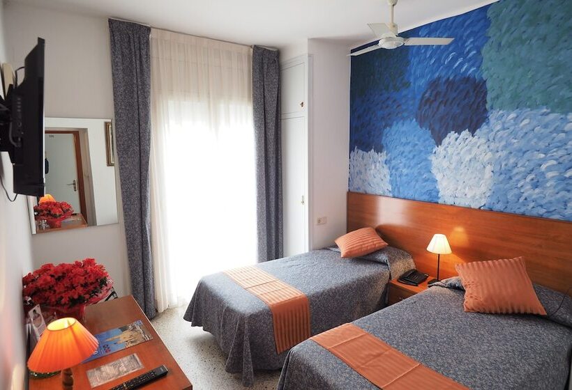 Номер Стандарт с Балконом, Montserrat