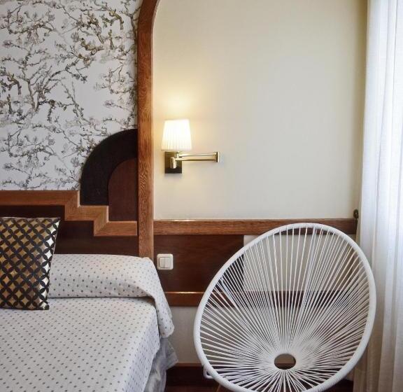 اتاق استاندارد, Maria Luisa