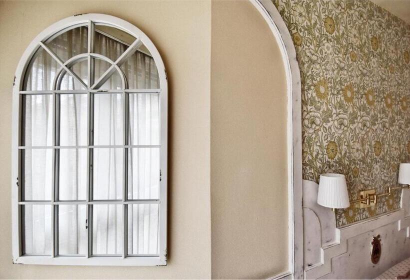 اتاق استاندارد یک نفره, Maria Luisa