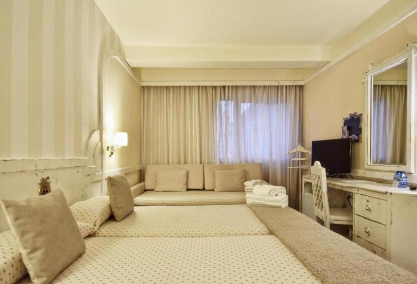 اتاق استاندارد چهار تخته, Maria Luisa