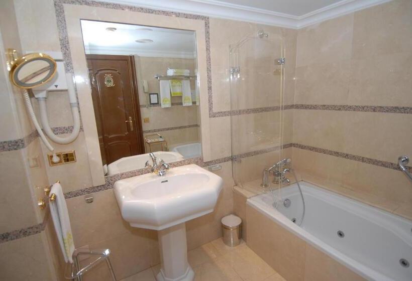 اتاق خانوادگی, Maria Luisa