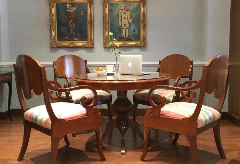 اتاق خانوادگی, Maria Luisa