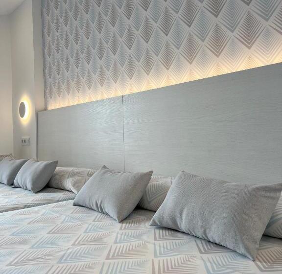 Четырехместный Номер Стандарт, Sorra Daurada Splash