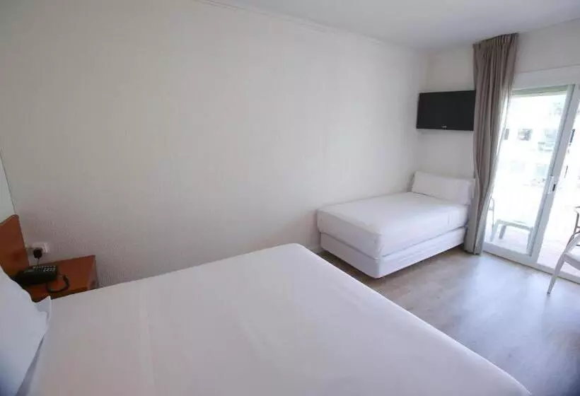 اتاق استاندارد سه نفره با چشم‌انداز کنار دریا, Solvi Hotel   Adults Only