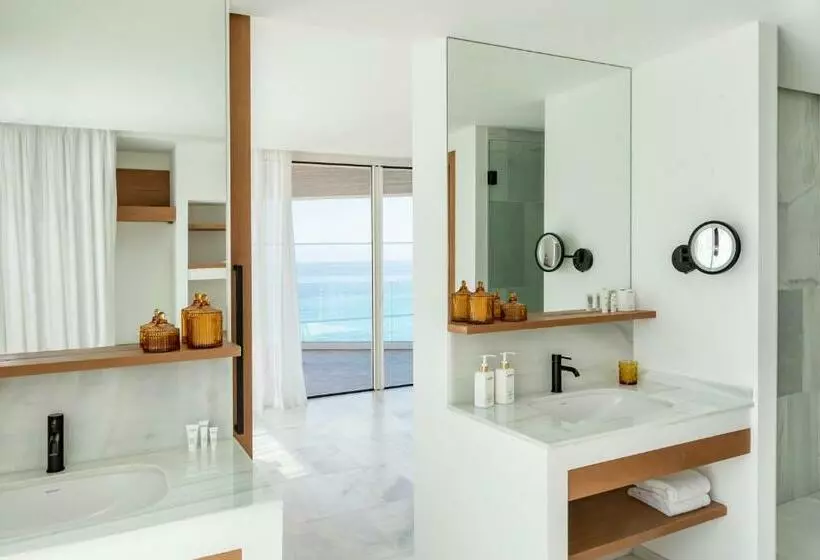 サイドオーシャンビュースタンダードルーム, Villa Le Blanc Gran Meliá Hotel
