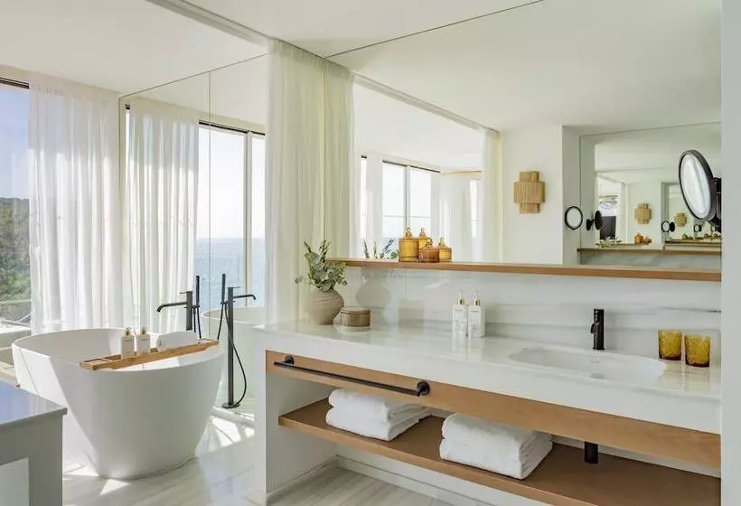 海の見えるマスタースイートルーム, Villa Le Blanc Gran Meliá Hotel