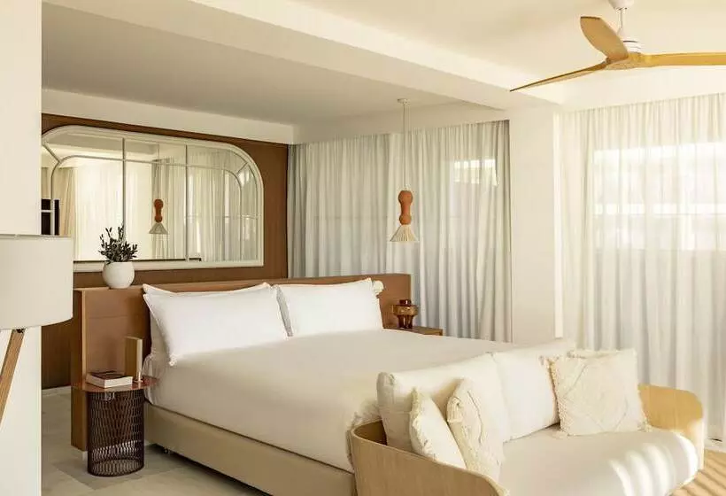 海の見えるマスタースイートルーム, Villa Le Blanc Gran Meliá Hotel
