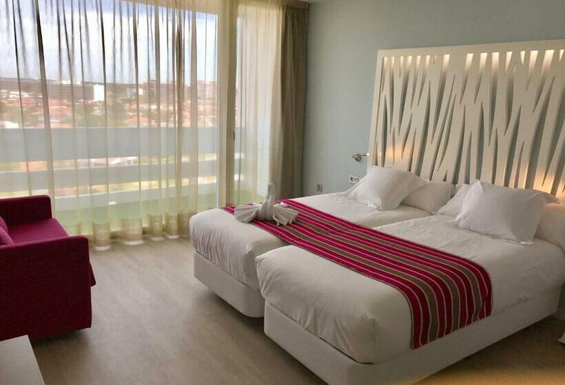 غرفة ديلوكس, Flamero