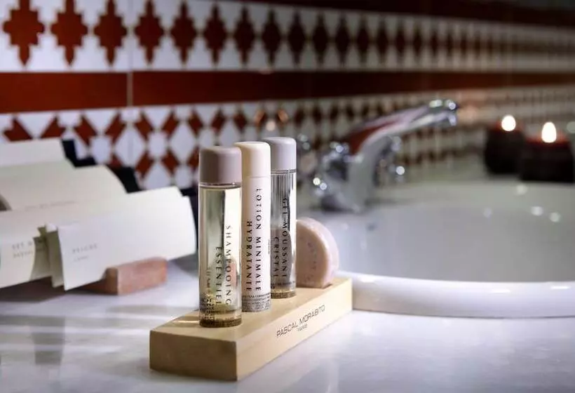 スタンダードルーム, Alhambra Palace