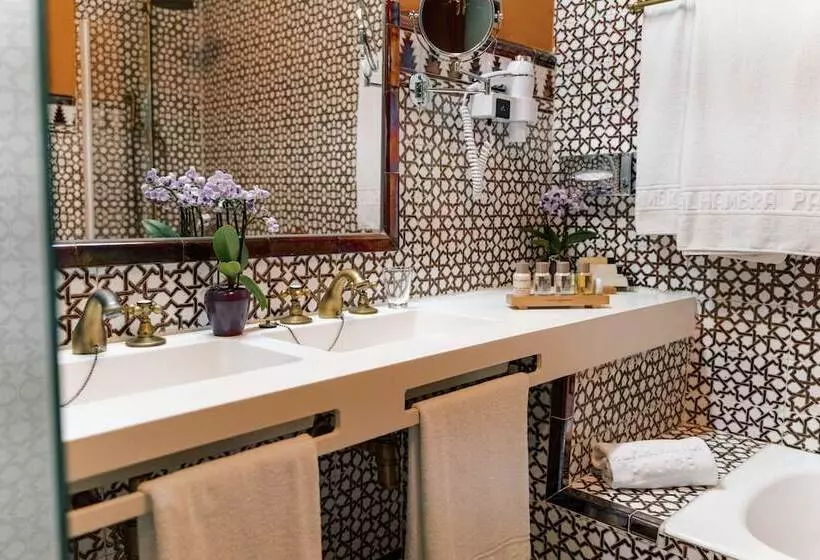 Suite Familiar, Alhambra Palace
