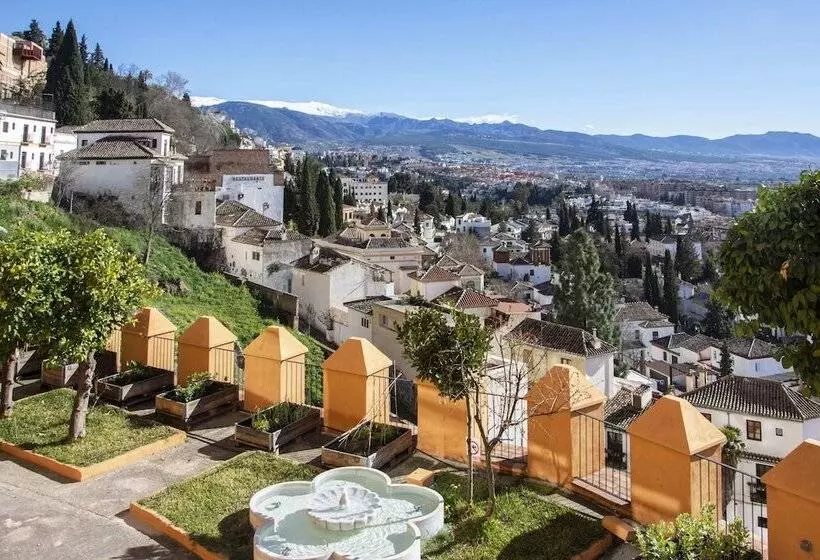 Suite Familiar, Alhambra Palace
