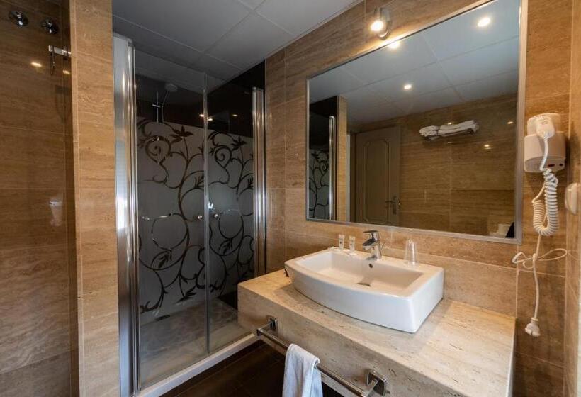 オーシャンビュースタンダードルームバルコニー付き, Casablanca