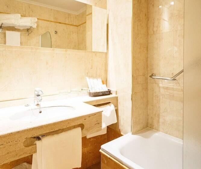 Chambre Quadruple Standard, Dauro Premier