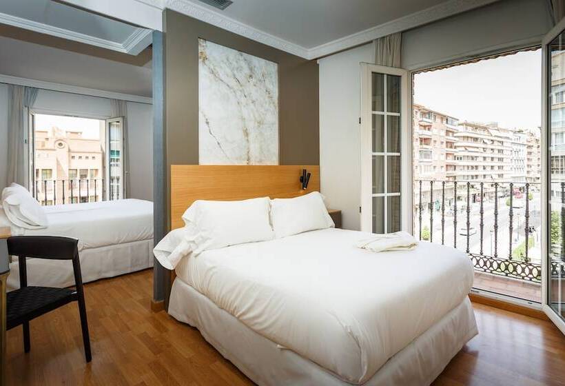 Chambre Quadruple Standard, Dauro Premier