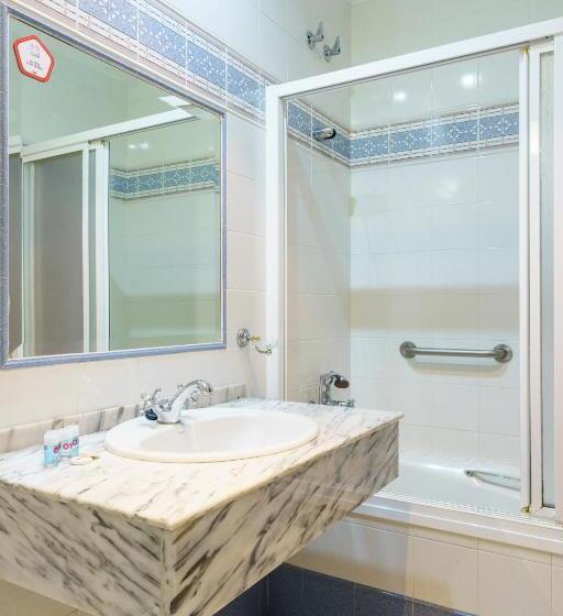 غرفة قياسية, España