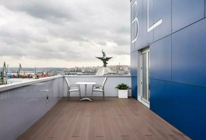 سوئیت جونیور با تراس, Eurostars Blue Coruna