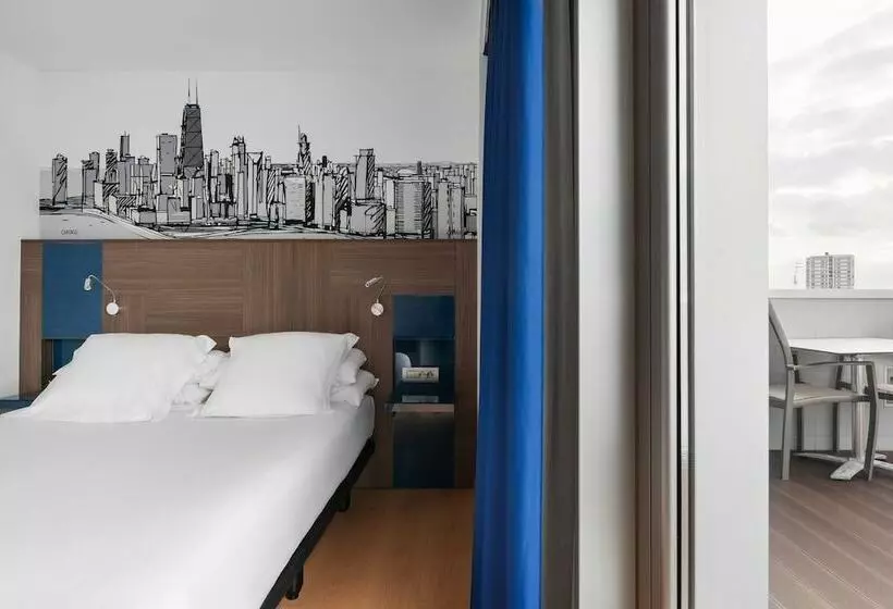 اتاق استاندارد سه نفره, Eurostars Blue Coruna