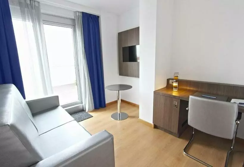 سوئیت جونیور با تراس, Eurostars Blue Coruna