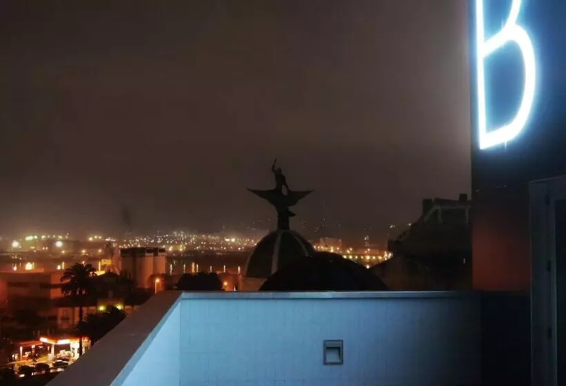 سوییت جونیور با چشم‌انداز دریا, Eurostars Blue Coruna