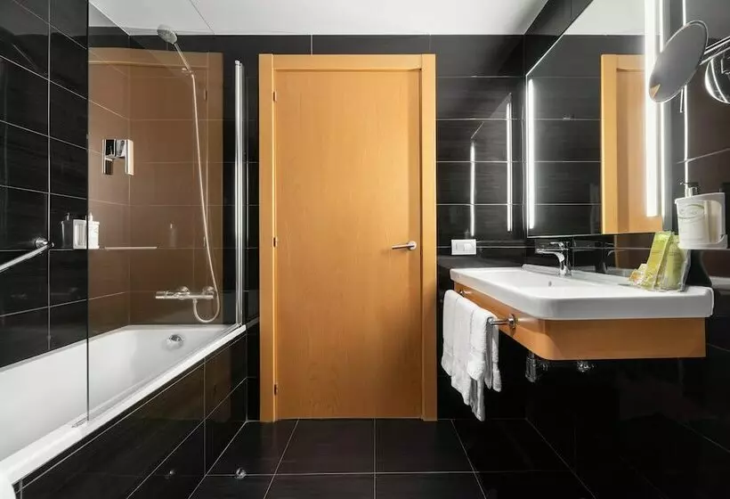 اتاق استاندارد سه نفره, Eurostars Blue Coruna