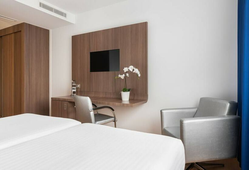 اتاق استاندارد سه نفره, Eurostars Blue Coruna