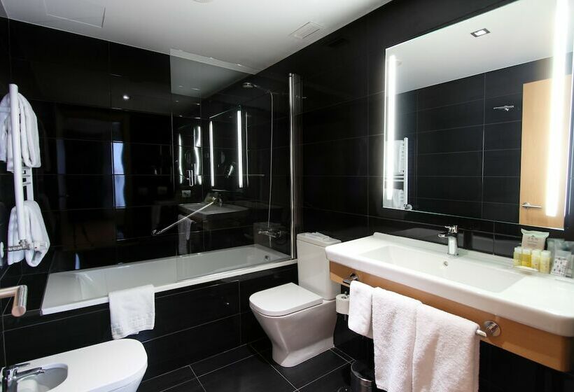 اتاق استاندارد سه نفره, Eurostars Blue Coruna