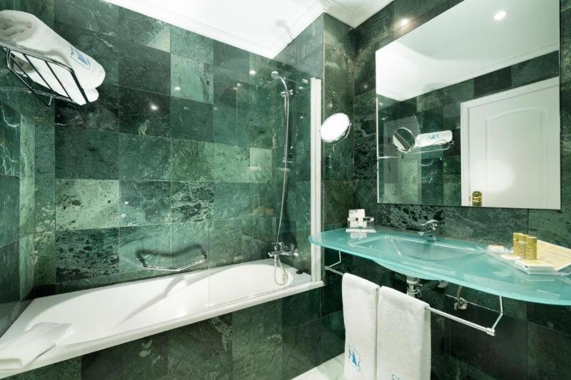 اتاق استاندارد, Exe Las Adelfas