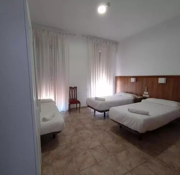 اتاق استاندارد با بالکن, Gran Plaza