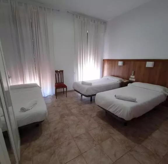 اتاق استاندارد با بالکن, Gran Plaza
