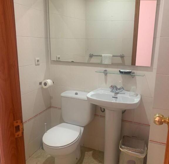اتاق استاندارد یک تخته با بالکن, Gran Plaza
