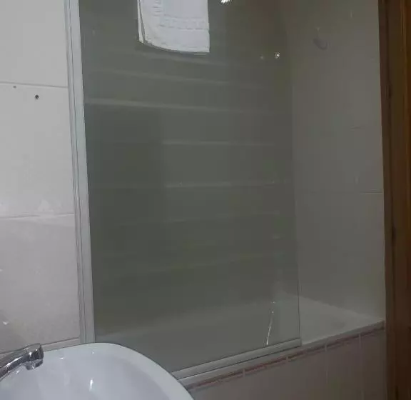 اتاق استاندارد یک تخته با بالکن, Gran Plaza