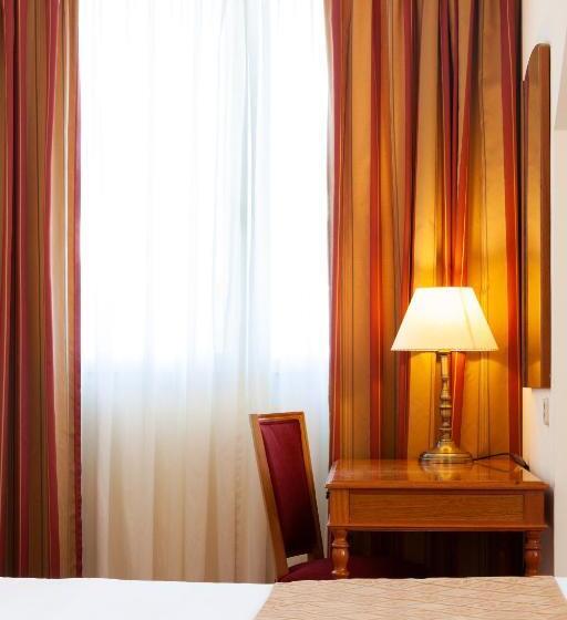 小型套房带海景, Hoyuela