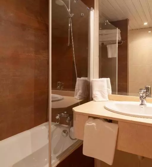 Chambre Triple Standard, Hoyuela