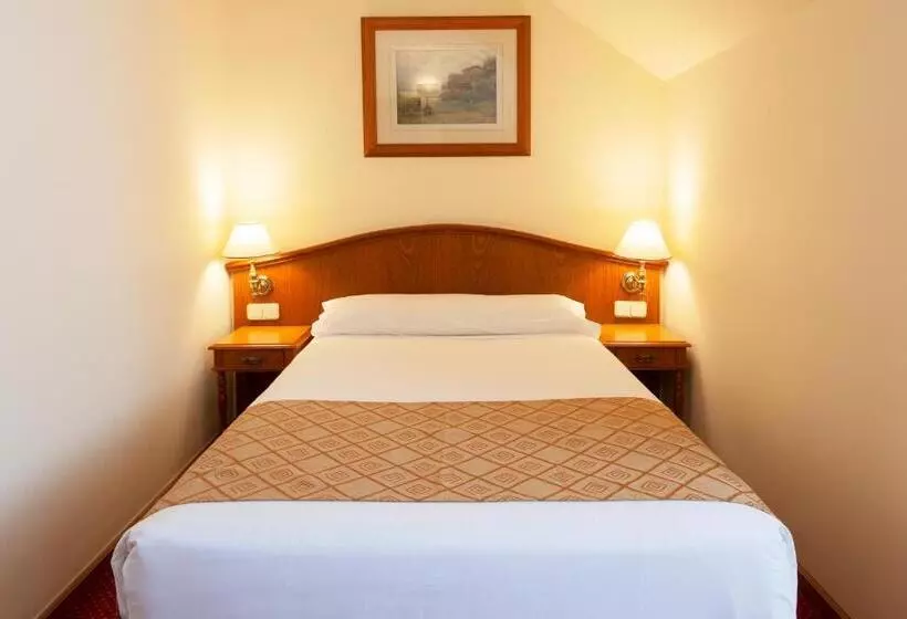 Chambre Standard Individuelle, Hoyuela