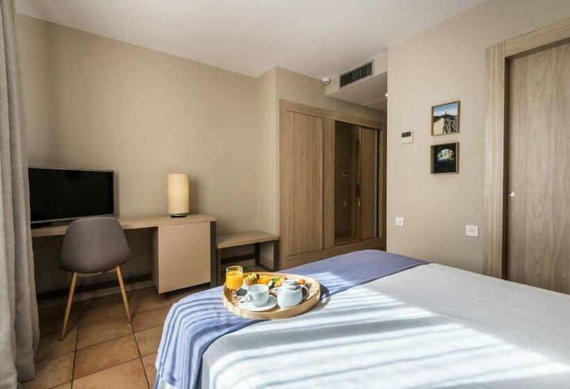 חדר סטנדרט לשלושה עם נוף לבריכה, Intelier Bonaire