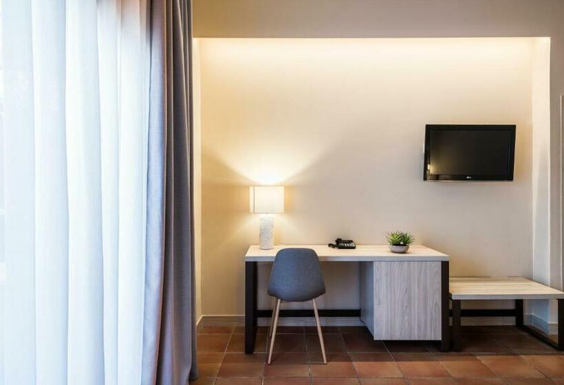 חדר סטנדרט לשלושה עם נוף לבריכה, Intelier Bonaire