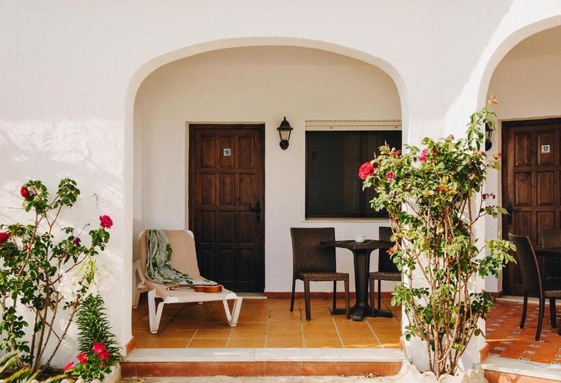 Бунгало Стандарт, La Codorniz