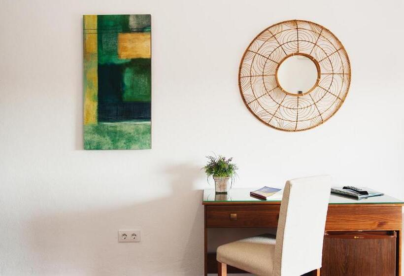 Номер Стандарт, La Codorniz