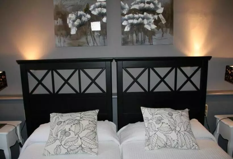 Standard Room, L'ast