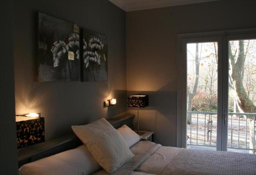 חדר סטנדרט, L'ast