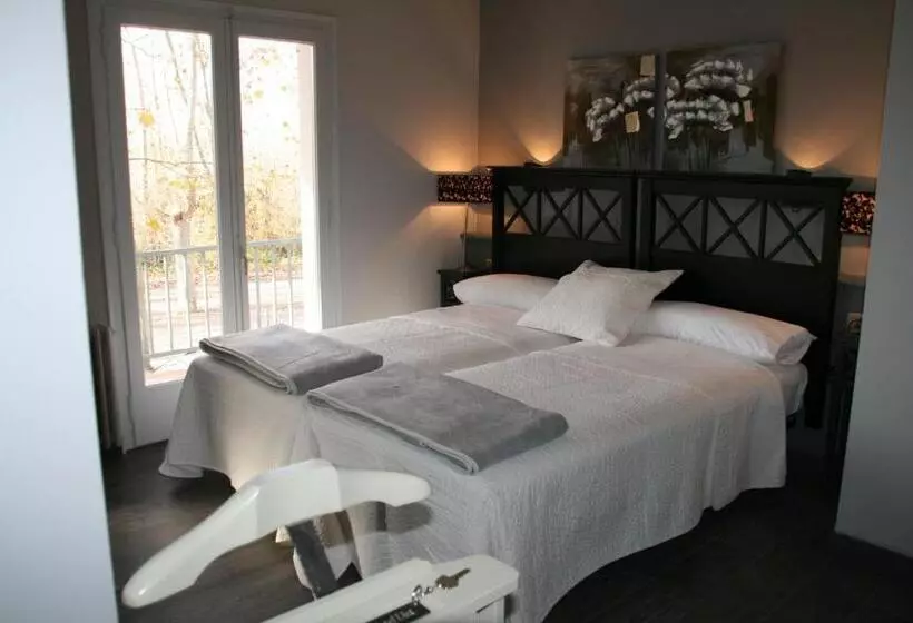 Standard Room, L'ast