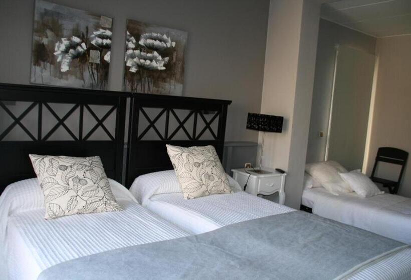 חדר סטנדרט לשלושה, L'ast