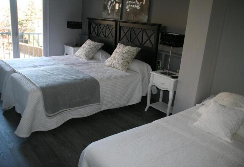 חדר סטנדרט לשלושה, L'ast