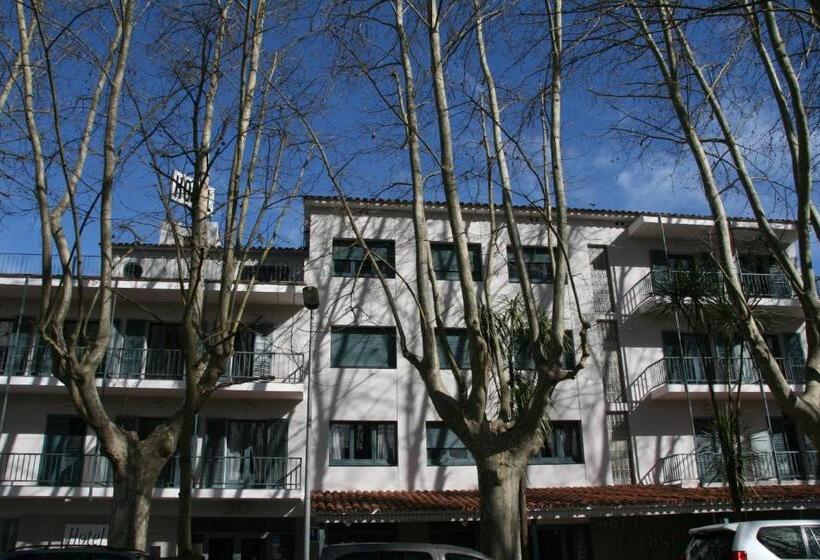 חדר יחיד קלאסי, L'ast