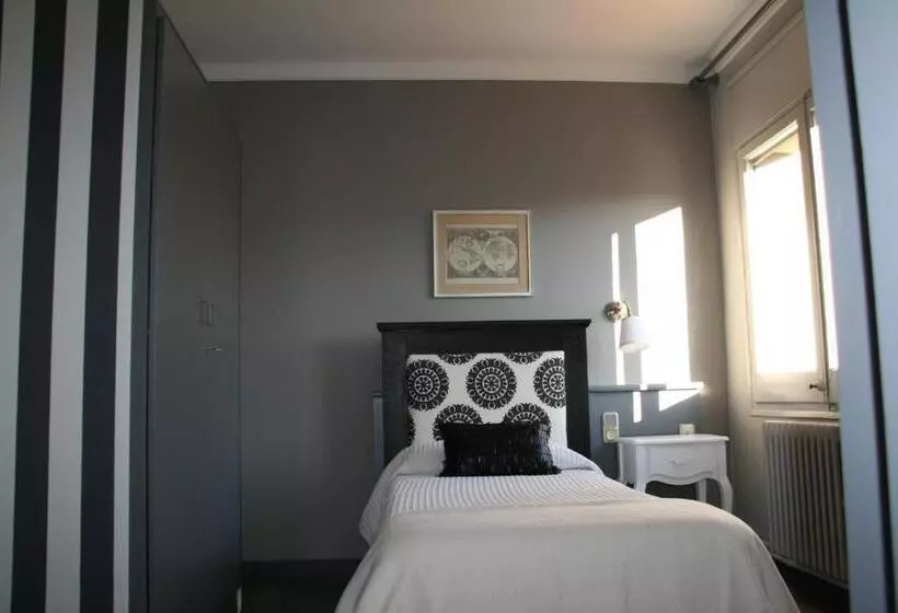 Classic Single Room, L'ast