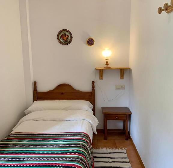 이코노미 싱글 룸, Los Bérchules