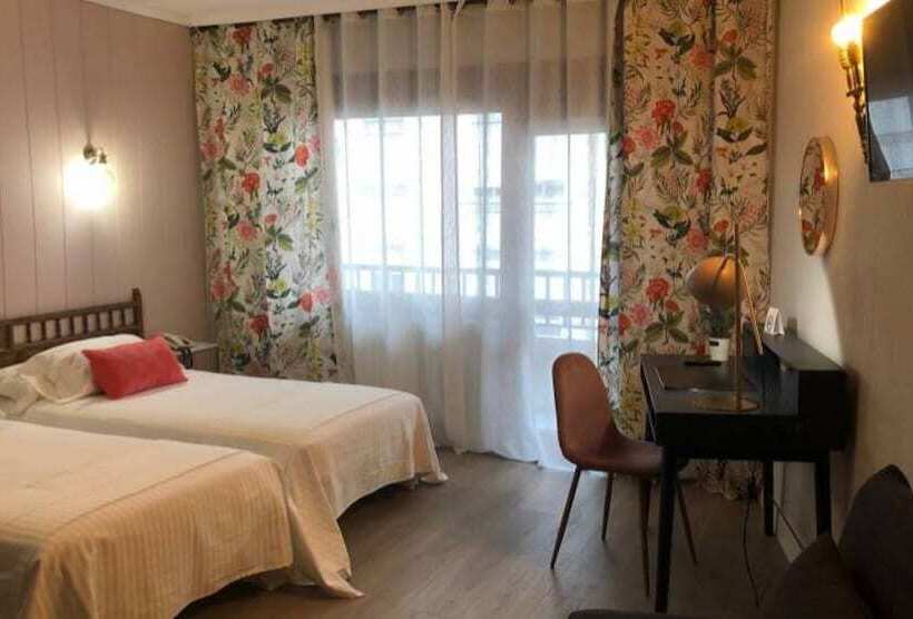 اتاق استاندارد سه نفره, Marques De Santillana